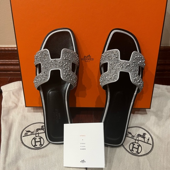 NEW Hermes Oran Suede Goatskin Crystal Oran Sandals 35.5 Gris Argente - Picture 2 of 11